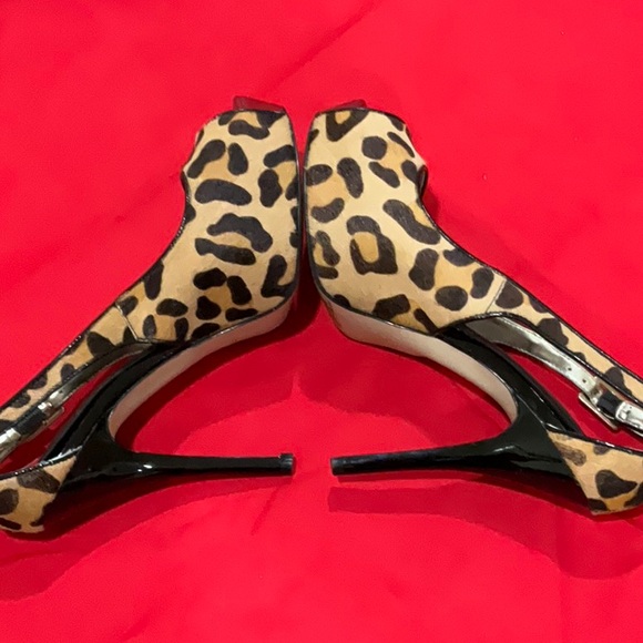 Guess Leopard Print Peep Toe Heels EUC - Size 7 - Picture 8 of 14
